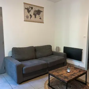 https://charmant-t1-hypercentre-face-au-canal-du-midi.midi-pyreneeshotels.com