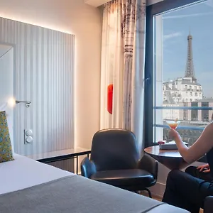 https://le-is-tour-eiffel.fr-paris.fr